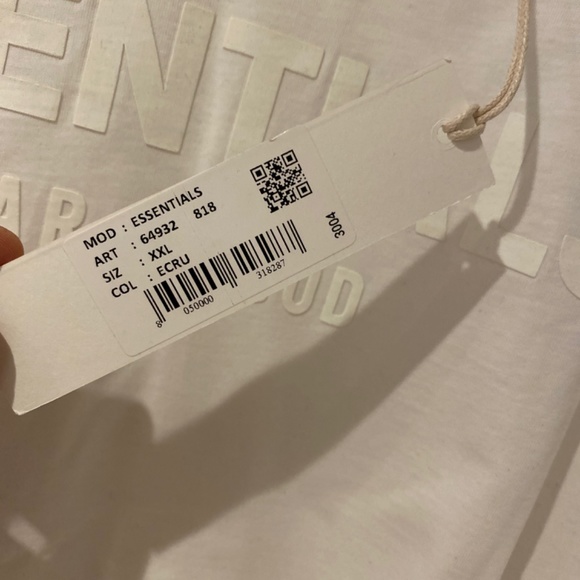 Essentials white tee - Picture 4 of 4
